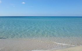 casa gialla mare del salento